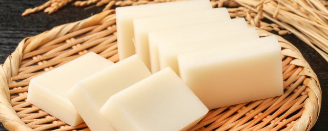 年糕发黄了还能吃吗 年糕颜色发黄了还可以吃吗