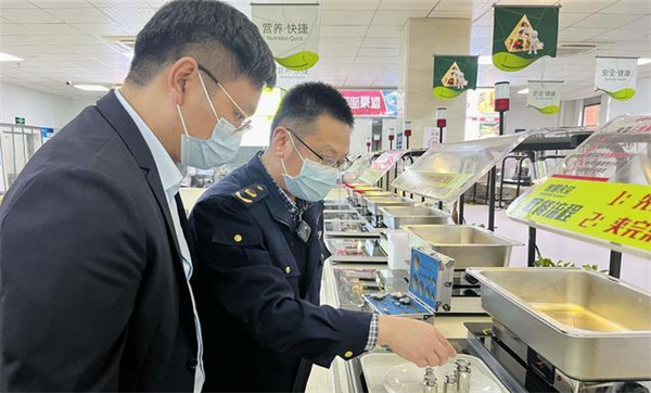 武汉高校被指两素菜卖82元