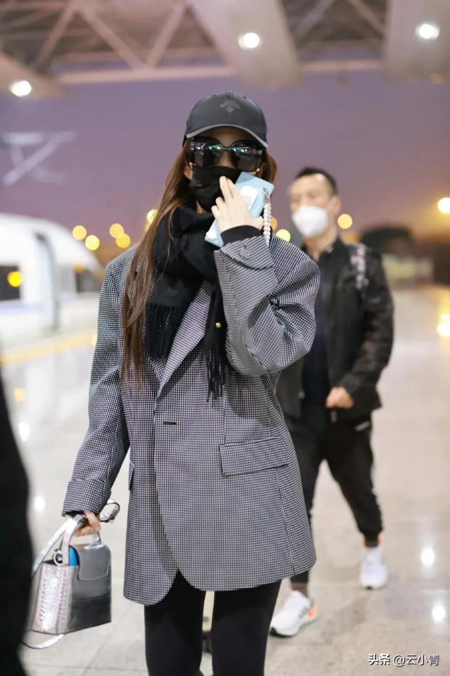 刘亦菲上海路透是要美死谁 原来神仙姐姐是甜妹一枚啊