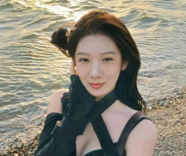 都美竹线下时装周生图 这就是传说中的照骗吗？