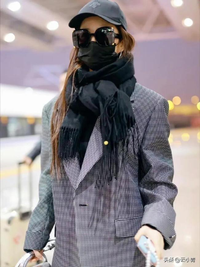 刘亦菲上海路透是要美死谁 原来神仙姐姐是甜妹一枚啊
