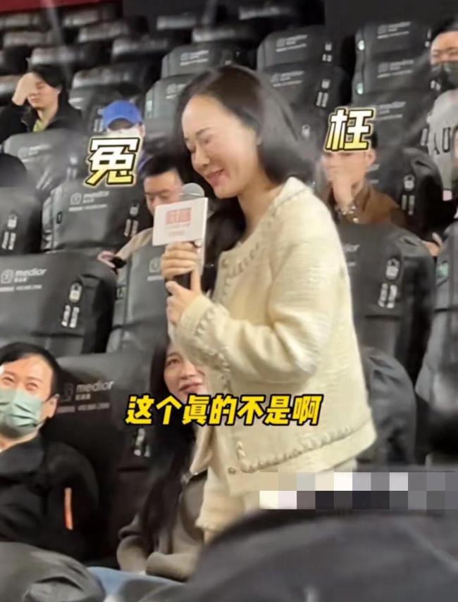 霍思燕在首映现场辟谣 嗯哼力证妈妈“清白”