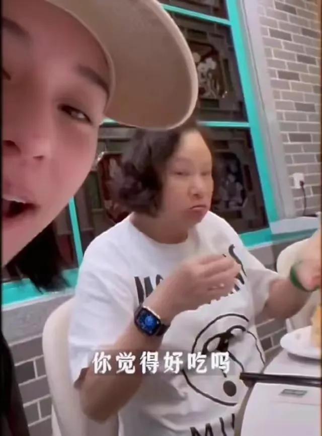 赌王三太被称赞气质超群 不愧是赌王看上的女人