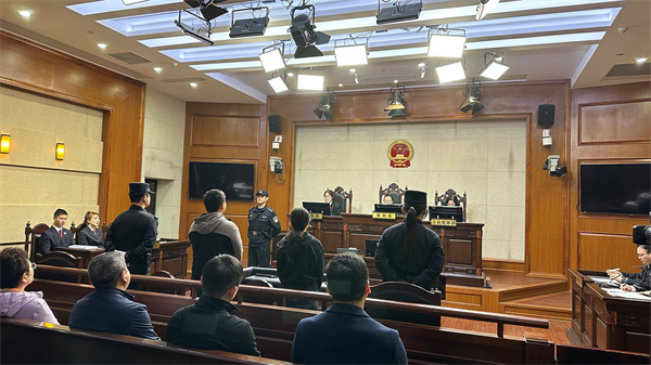 90后夫妻制造假冒防伪扣销售获刑