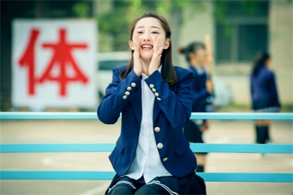 女性蒋梦婕被偷拍裙底遭勒索