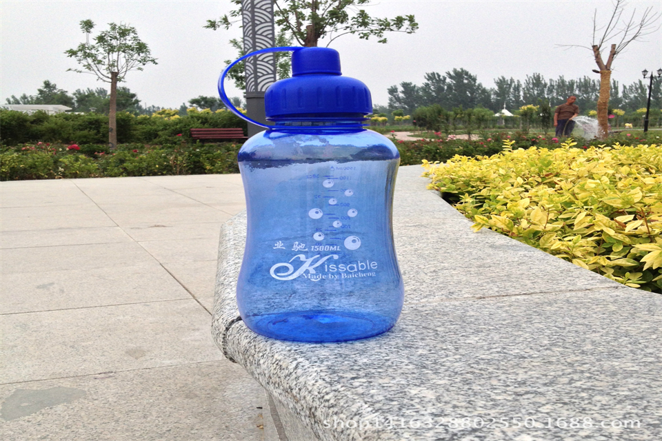 1000ml空水杯可以带上飞机吗