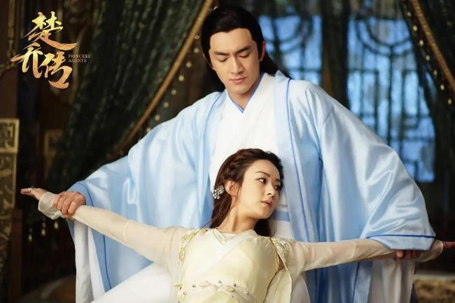 与凤行即将上映 所以真的不管还在水里泡着的宇文玥吗?