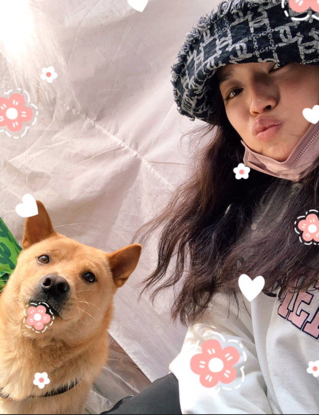 舒淇晒与狗狗合照超温馨 全素颜出镜状态佳