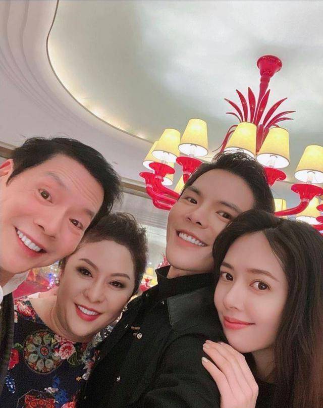 向佐郭碧婷合体力破婚变传闻 这不就是热恋小情侣吗