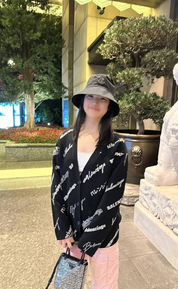 李湘晒王诗龄近照 透露女儿马上要回伦敦上学