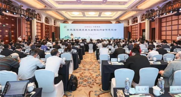 江苏发展大会镇江行合作恳谈会举行