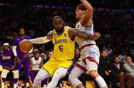 外媒：詹姆斯正考虑退役 不确定是否出战下赛季NBA