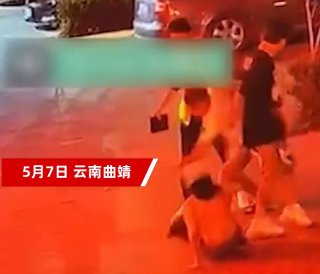 男子非礼酒吧歌手不成对其拳打脚踢 只因点歌被拒