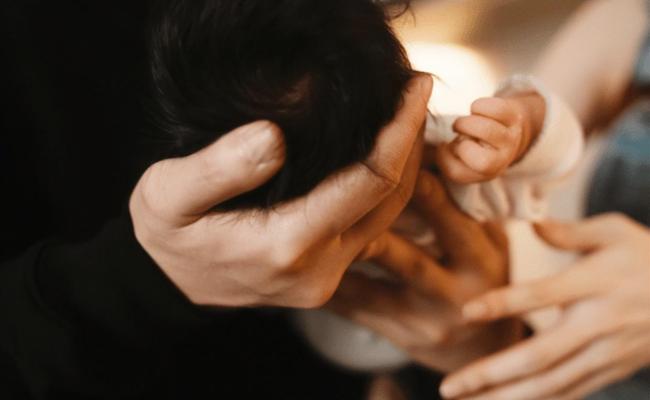 郑恺前任程晓玥官宣当妈 曝光女儿正面照
