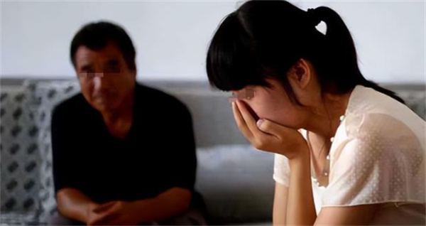 女孩出生之后就被父母抛弃