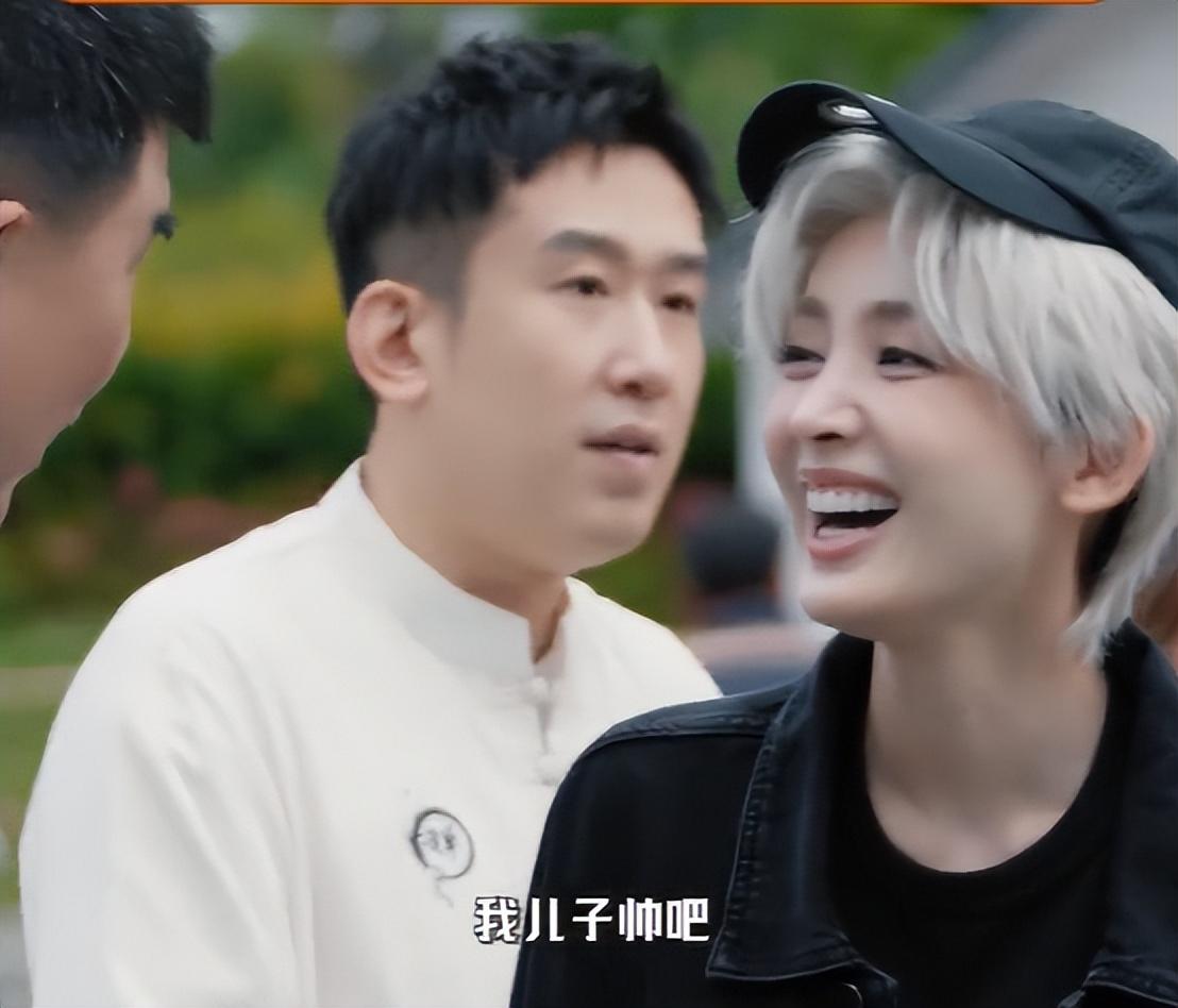 娜扎在相亲角本科学历被嫌弃,究竟是怎么一回事?