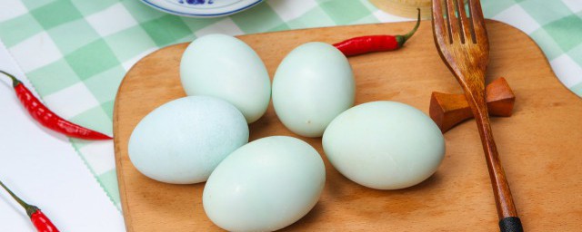 鸭蛋比鸡蛋有营养吗 鸭蛋是否比鸡蛋有营养