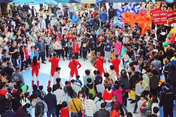 直击端午人人从众
