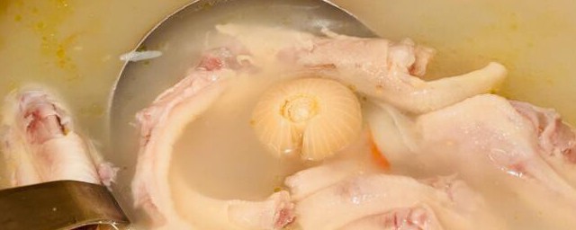 鸭掌加什么炖汤最好吃窍门 鸭掌加啥炖汤最好吃窍门