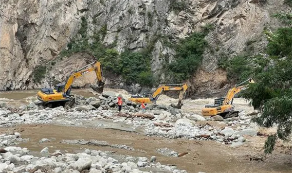 四川汶川突发山洪泥石流4人遇难3人失联