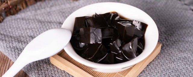 龟苓膏下火吗 龟苓膏上火的时候可以吃吗