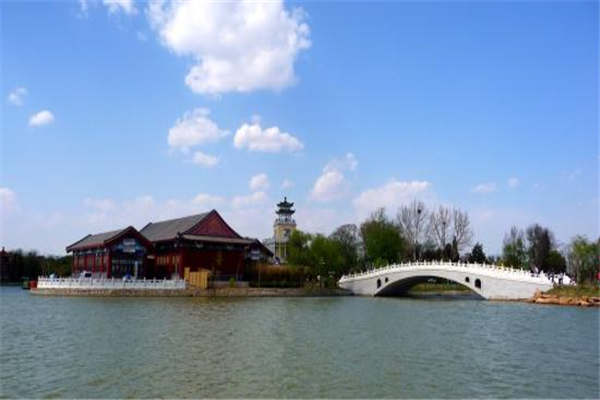 中国十大最美城市公园 颐和园稳居第一，东湖公园上榜