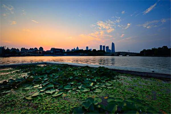 中国十大最美城市公园 颐和园稳居第一，东湖公园上榜