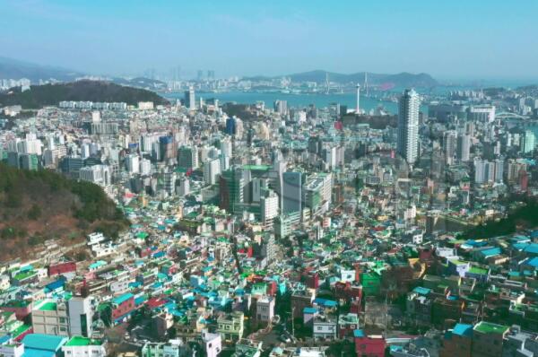 韩国人最多的城市排名前十，火炉排第四，榜首是大学之城