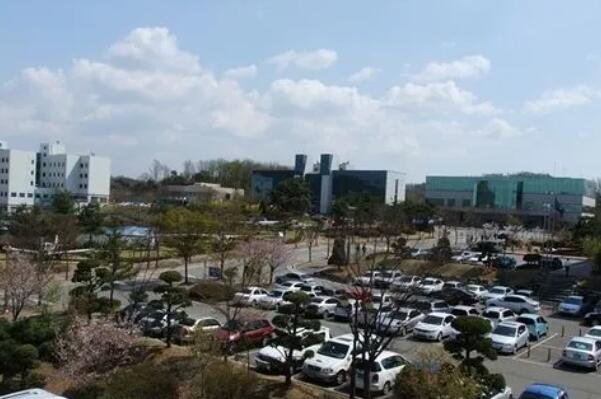 韩国人最多的城市排名前十，火炉排第四，榜首是大学之城