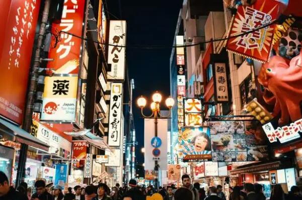 世界城市gdp前十名，天使之城排第三，第二是亚洲城市