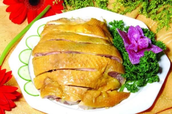客家十大名菜，客家三件宝排前三，第八是猪肚煲鸡