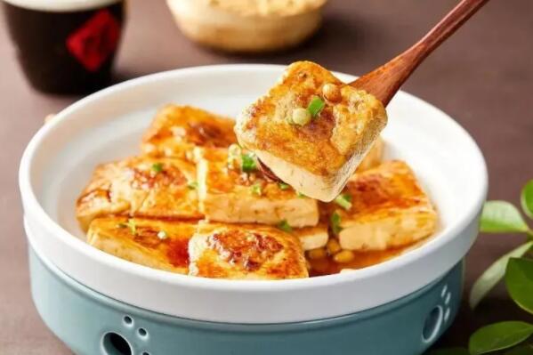 客家十大名菜，客家三件宝排前三，第八是猪肚煲鸡