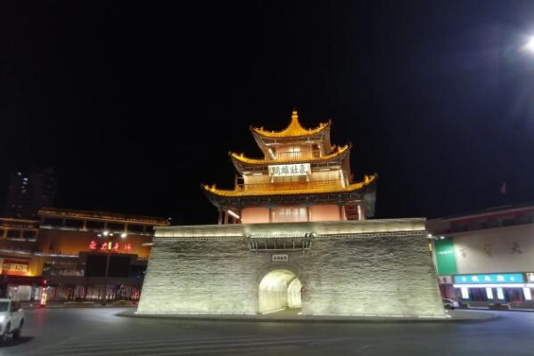 中国面积最大的城市排名，西藏占四位，第二连接俄罗斯内蒙古