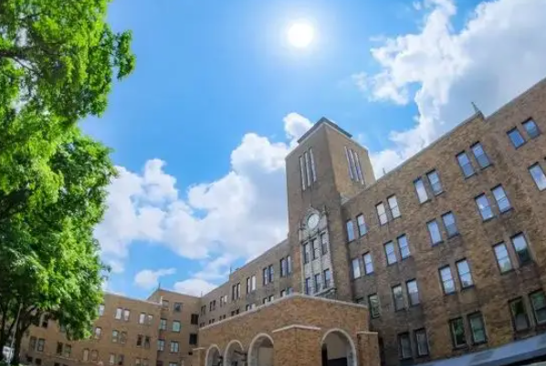 日本大学排名前十，东大排第一，第二实行学生自治