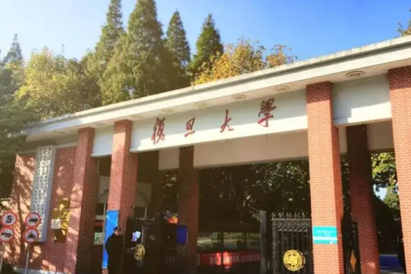 中国医科大学前十名，北大高居榜首，第二的附属医院最多