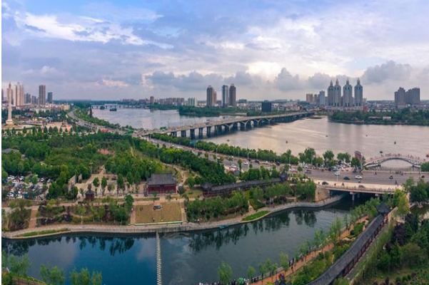 西汉十大城市，第一建立时间最长，成都是天府之国