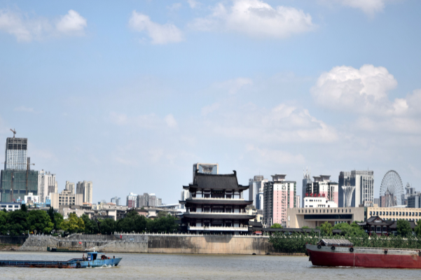 西汉十大城市，第一建立时间最长，成都是天府之国