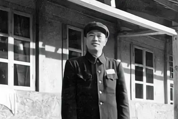 十大上将排名，第二是毛泽东贴身警卫，军中活地图排第三