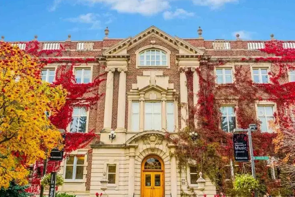 十大加拿大最好的大学排名，多伦多大学排第一，第十是双语大学