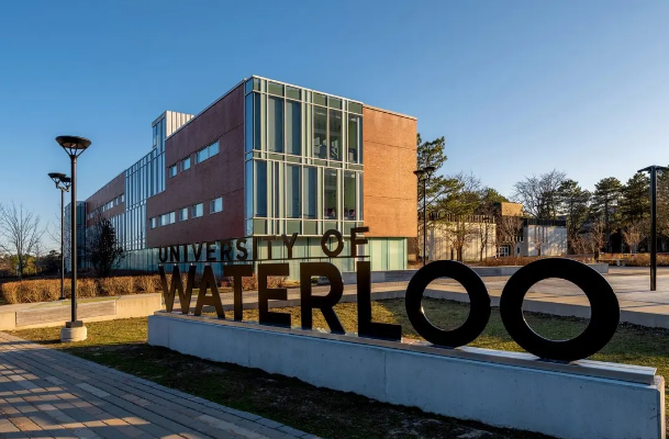 十大加拿大最好的大学排名，多伦多大学排第一，第十是双语大学