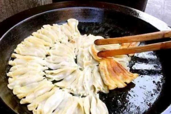 舌尖上的中国芜湖十大名小吃排行榜腰子饼上榜，第六又香又臭