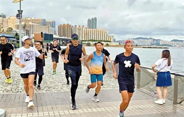 周润发正式确诊新冠