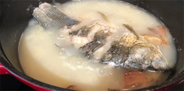 教师称一条鱼腥一锅汤学校致歉