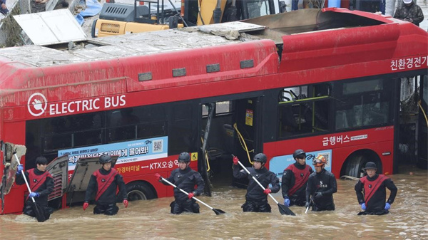 韩国暴雨死亡隧道捞出13具遗体