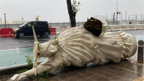 台风吹飞冲绳自由女神像