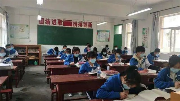 石家庄一中学暑假提前开学遭举报