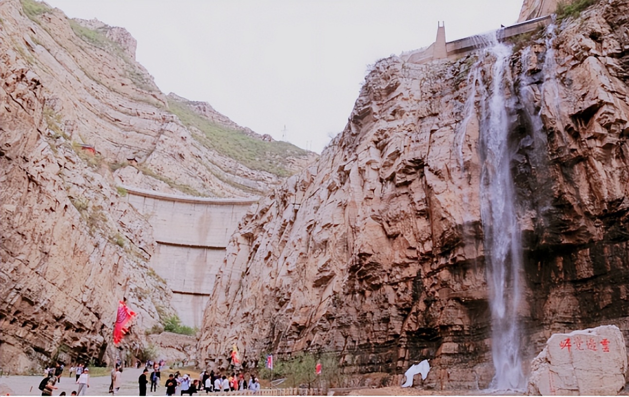 北岳恒山有一处建在悬崖峭壁上的奇特景点，它是 支付宝蚂蚁庄园8月21日答案