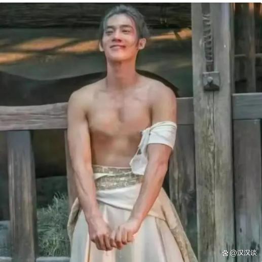 于适恋情被曝光 凌晨4点与神秘女生牵手同回小区