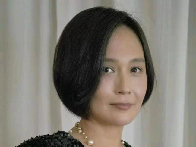 孙菲菲发文喊话导演张汉杰老婆:“不择手段,叫嚣要打死我”