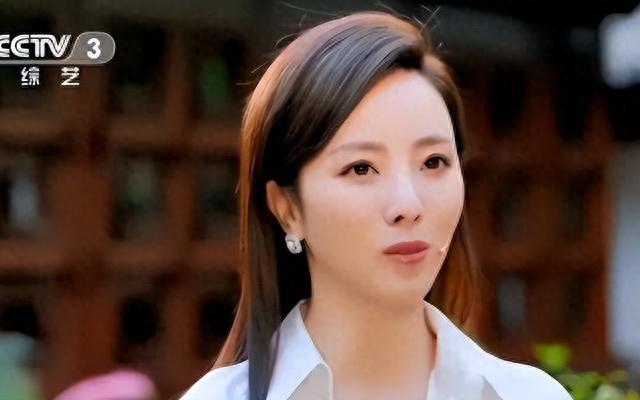 李思思离职后的去向引猜测 转行直播带货当“网红”引争议